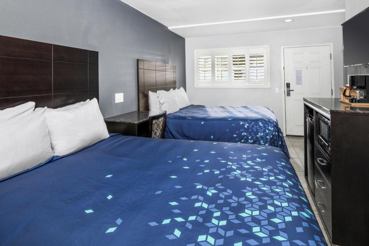 Scandia Motel คาร์ลสบัด ภายนอก รูปภาพ