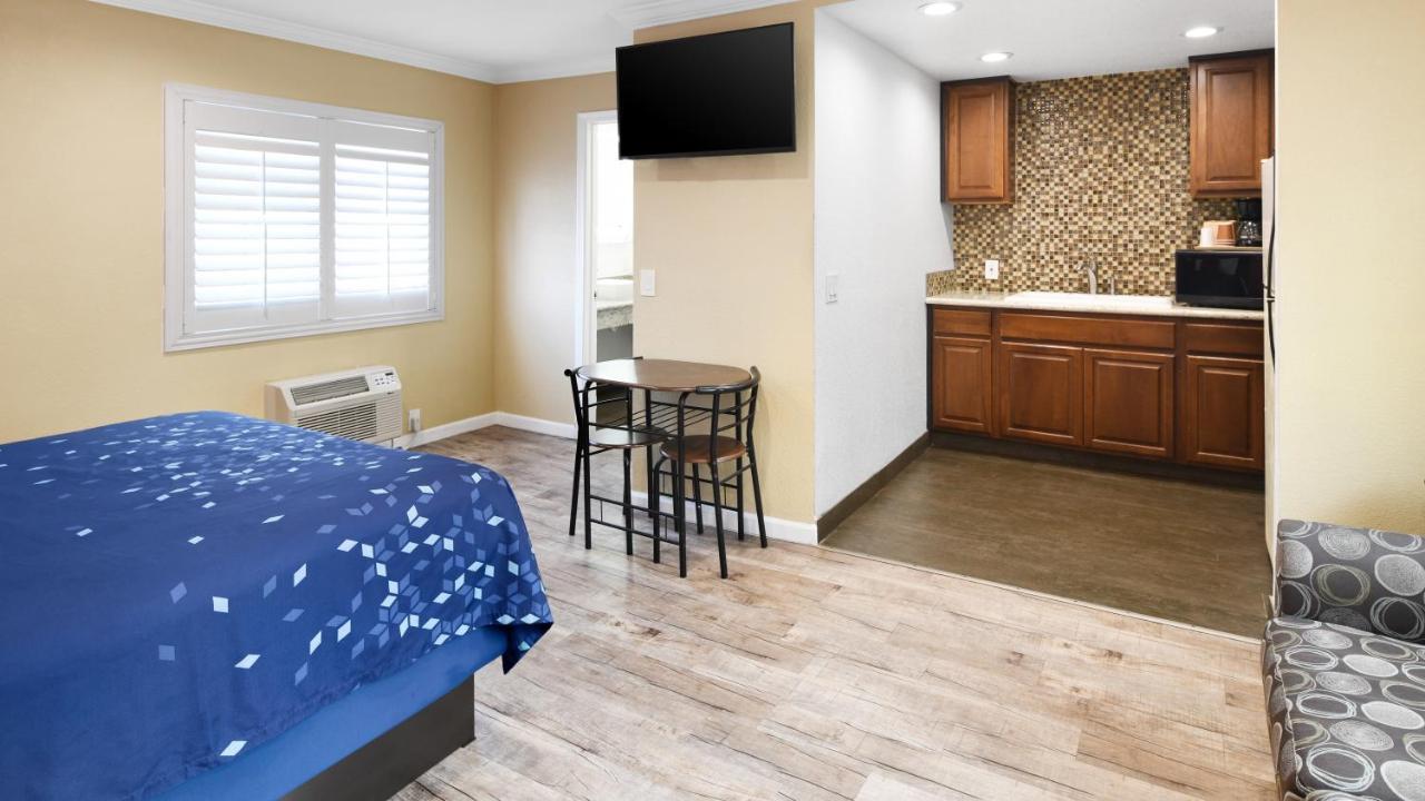 Scandia Motel คาร์ลสบัด ภายนอก รูปภาพ