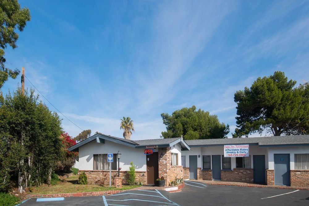 Scandia Motel คาร์ลสบัด ภายนอก รูปภาพ
